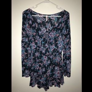 NWOT Long sleeve floral romper - size small